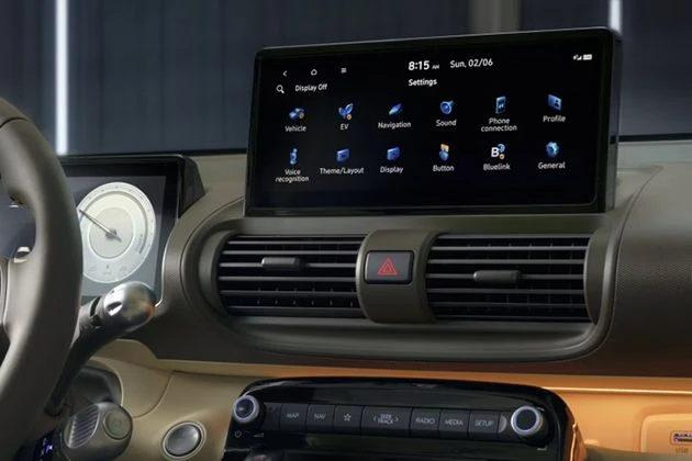 10.25-inch digital cluster and infotainment touchscreen